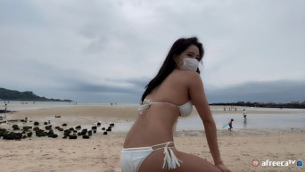 여군장교출신 ★ 군필녀 벨라_해수욕장 비키니 트월킹 [사람지나다님].