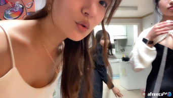 아프 3명이서 춤추며 놀다가 꼭노