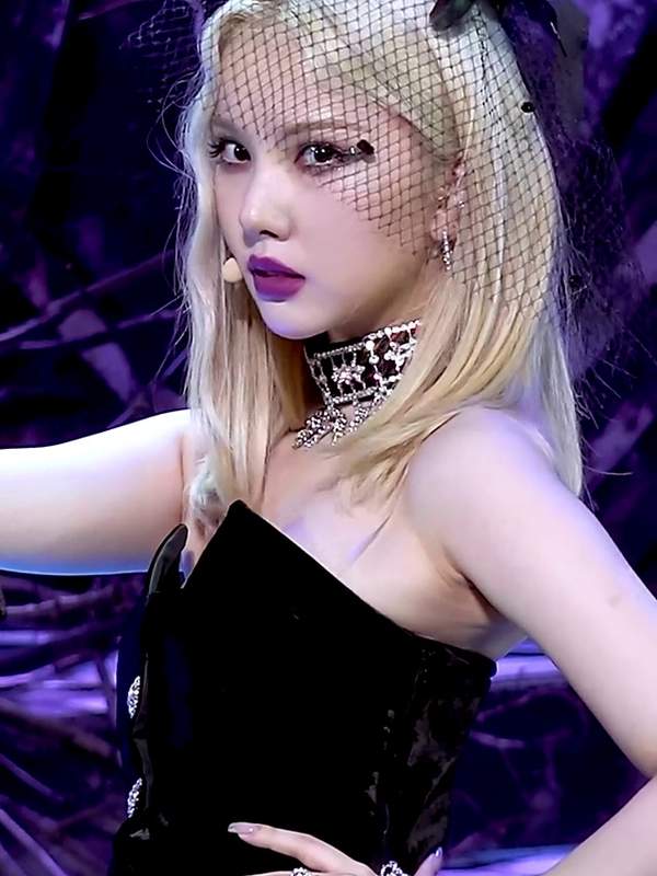 Caught me shimmying in my black fuck-me dress, right? Something for my KpopFap fans. Hot and ready for a sexy BTS. 😉 – @dancingqueen’s Sex Reel On koreanbj.club – TikTok Porn & Shorts