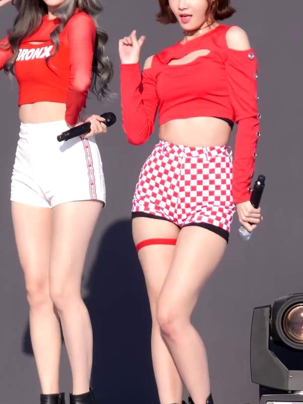 Twinning in red, ready to serve some naughty KpopFap. Hotter than kimchi, right? Get your heart racing and hands busy, lovers. 😉 – @Reta.Davis’s Sex Reel On koreanbj.club – TikTok Porn & Shorts
